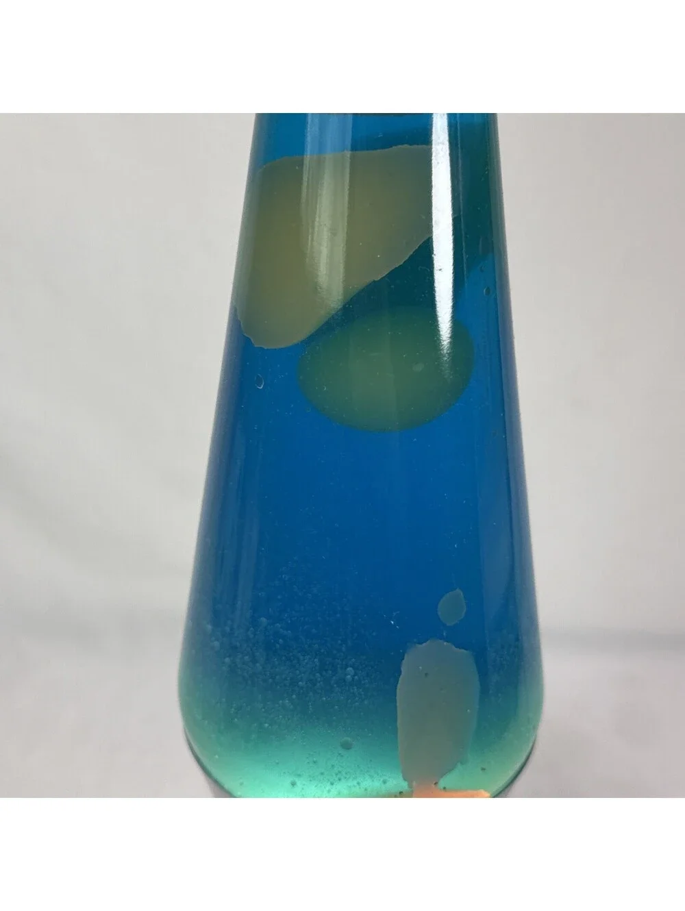 14.5” Lava Lamp Blue Liquid Yellow/white Wax lava Silver Base Works New Bulb